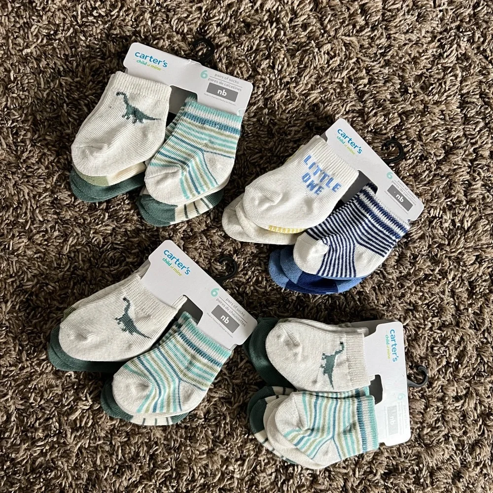 Carter's Newborn Sock 5‑Pack in White, Blue, Green - Picture 2 of 4